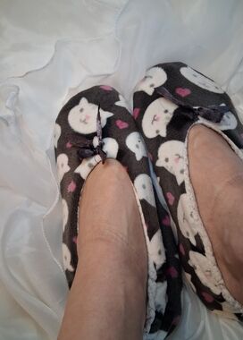 Women's Loved Cozy Cat-Print One-Piece Slippers in Charcoal with Pink Hearts